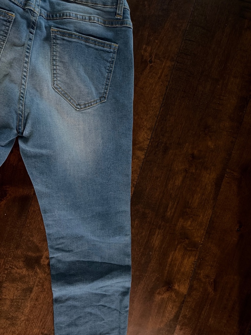 Jeans - Picture 9 of 10